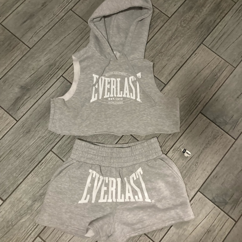 Everlast  active set